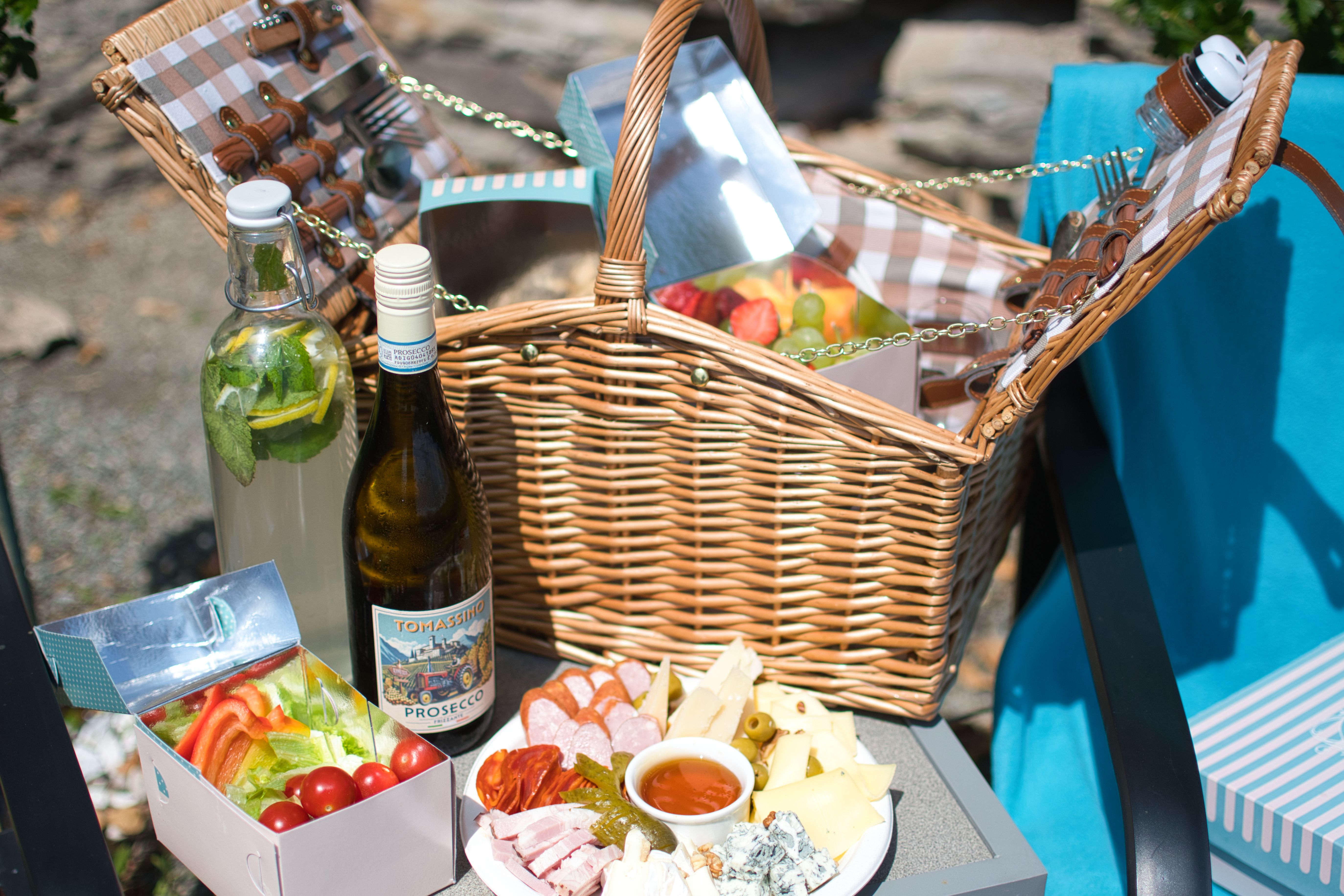 PIKNIKOVÝ KOŠ - Varianta B